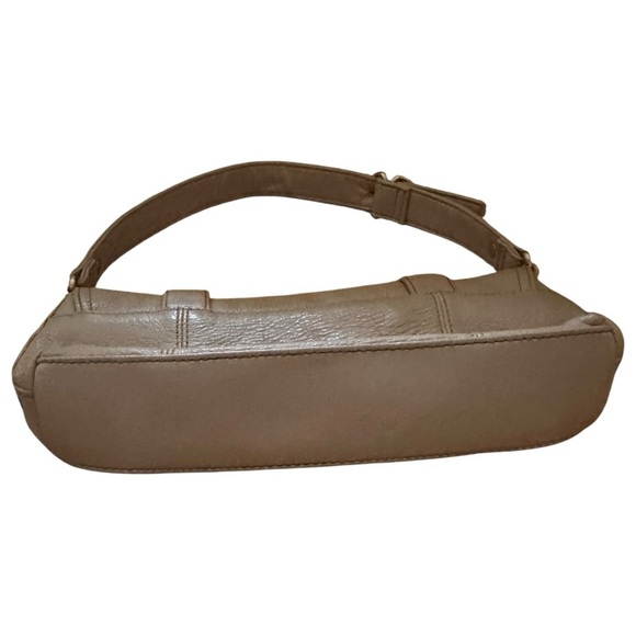 Kenneth Cole Reaction Tan Leather Bag with gold buckle detail - Picture 4 of 8